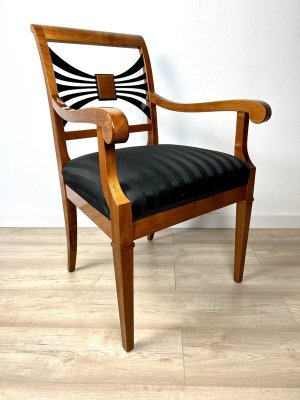 1 krzeslo-biedermeier-z-podlokietnikami-drewno-czeresniowe-czarne-szprosy_41f08896_0305_103450