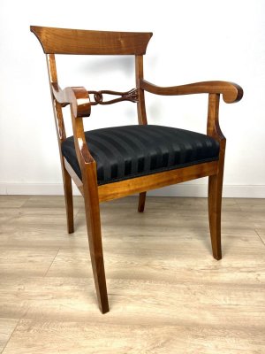 1 klasyczne-krzeslo-biedermeier-z-podlokietnikami-wysoki-polysk-czeresniowe