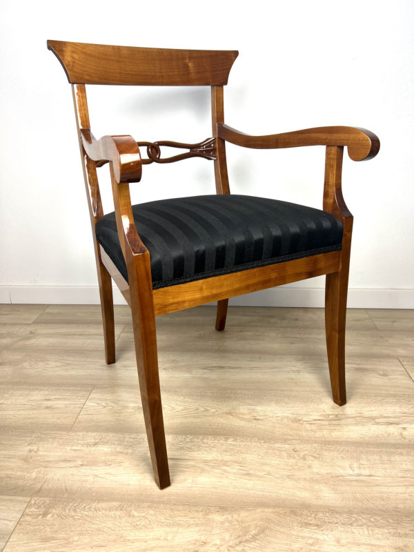 C29 Krzesło z podłokietnikami Biedermeier