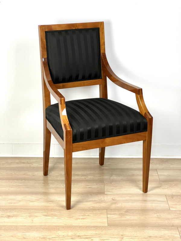 C21 Stylowe krzesło z podłokietnikami
