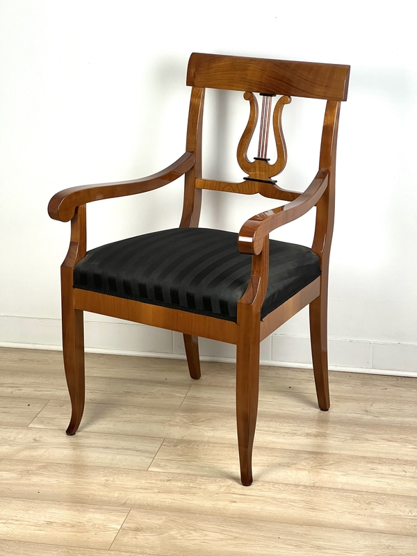 C1 Krzesło z podłokietnikami Biedermeier Lira
