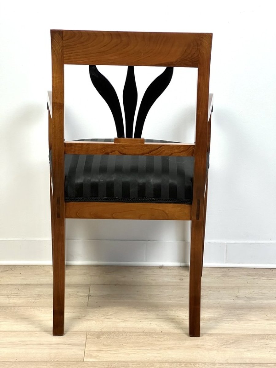5 . antyczne-krzeslo-biedermeier-podlokietniki-drewno-czeresniowe_6c0d3bef_0304_114035