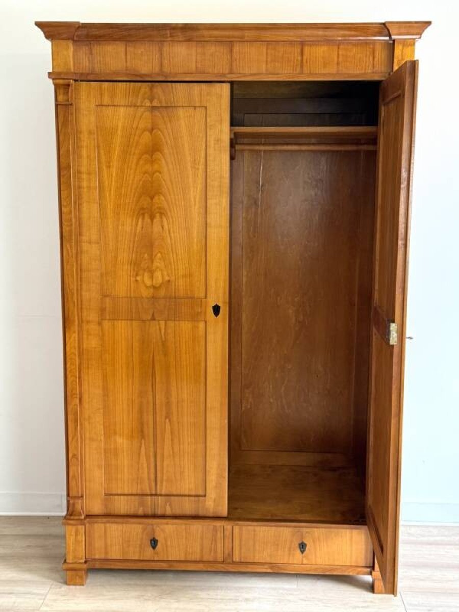 5 szafa-biedermeier-uniwersalna-do-nowoczesnych-wnetrz_f60d6350_0823_103321