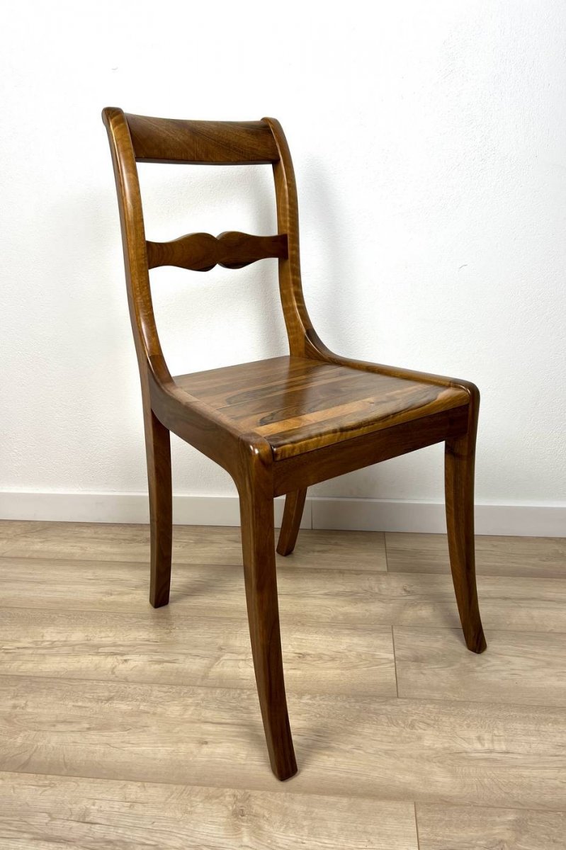 k27-krzeslo-drewna-orzechowego