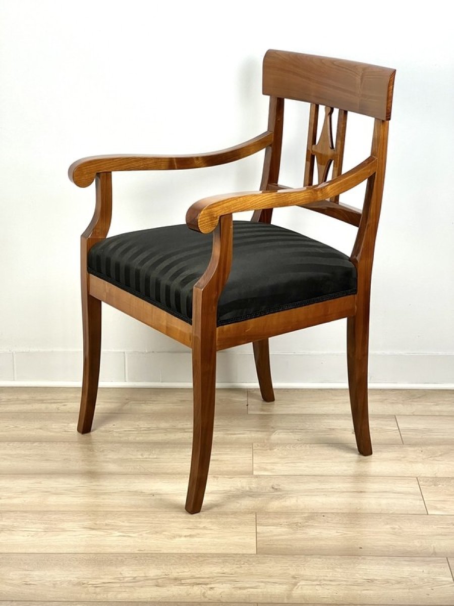 4 . eleganckie-krzeslo-biedermeier-wysoki-polysk-czeresniowe_e059c123_0311_104844